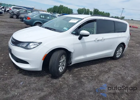 2020 Chrysler Voyager Lxi из США, поврежденный, VIN 2C4RC1DG2LR145059